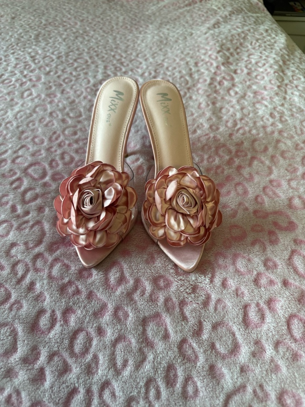 Mixx Shuz Rose Pink Floral Slide Mules